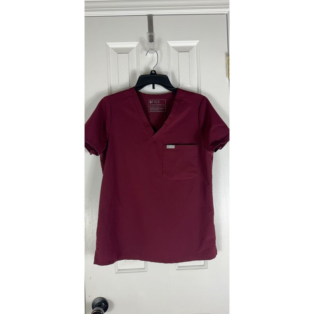 FigsāWomens Maroon Scrub Top Size Small